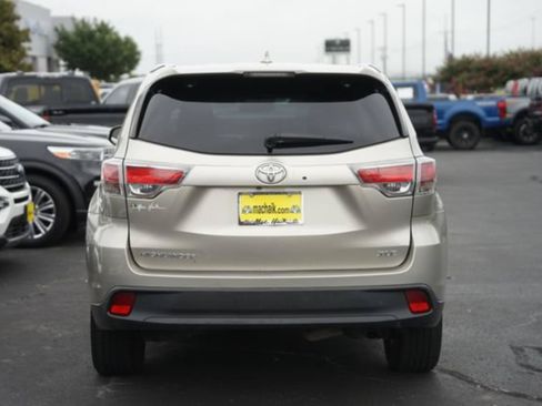 Used 2015 Toyota Highlander XLE FWD image 7