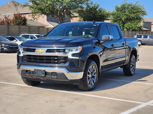 Used 2024 Chevrolet Silverado 1500 LT w/ Z71 Off-Road Package AWD/4WD image 11
