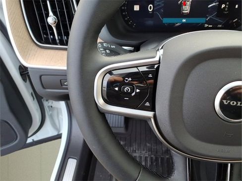 New 2026 Volvo XC60 B5 Plus w/ Protection Package Premier image 17