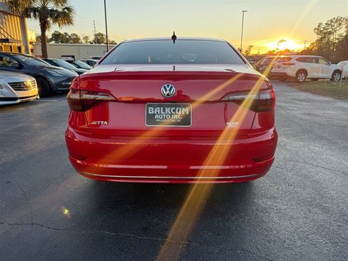 Used 2019 Volkswagen Jetta SEL image 4