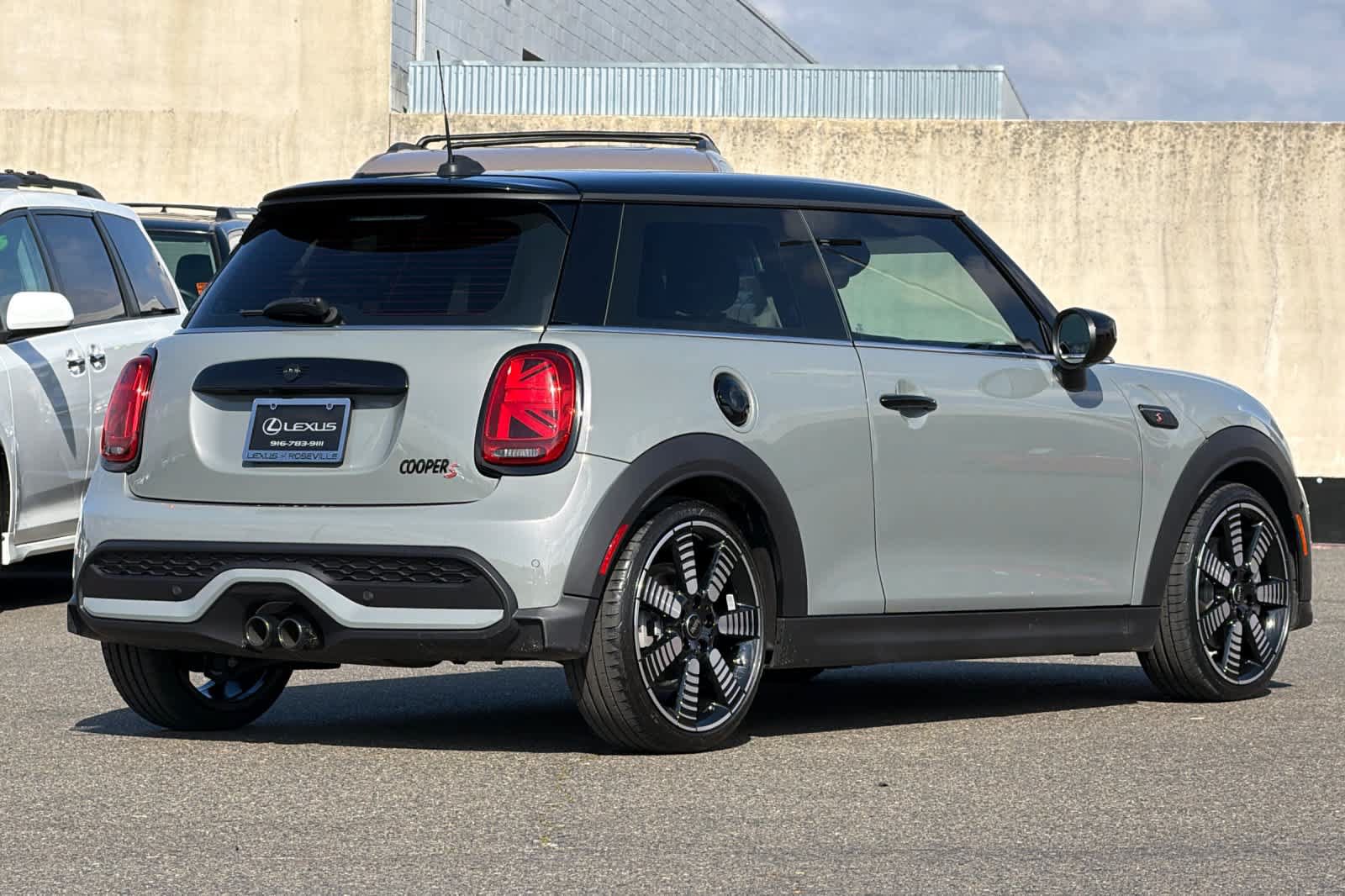 Used 2023 MINI Cooper S FWD image 2