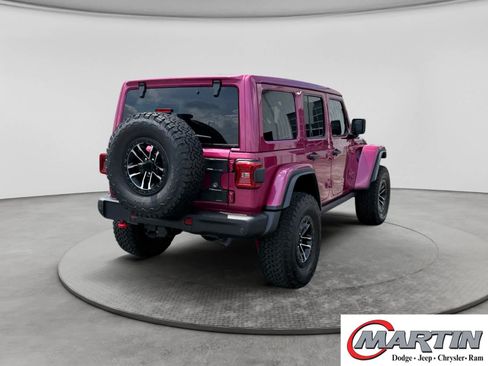 Used 2024 Jeep Wrangler Unlimited Rubicon AWD/4WD image 5