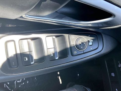 Used 2025 Hyundai Sonata SEL FWD image 21
