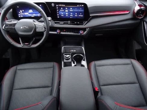 Used 2025 Chevrolet Equinox RS w/ Safety and Technology Package image 11