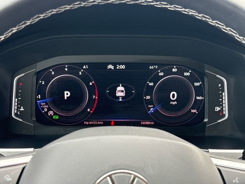 Used 2023 Volkswagen Atlas SE w/ Panoramic Sunroof Package image 18