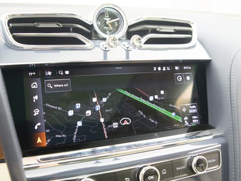 New 2025 Bentley Bentayga image 19