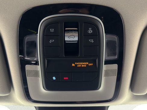 Used 2021 Hyundai Santa Fe SEL Premium image 31