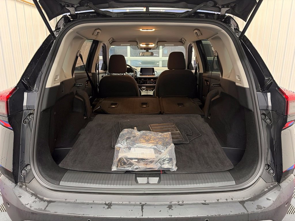 Used 2023 Nissan Rogue S AWD/4WD image 16