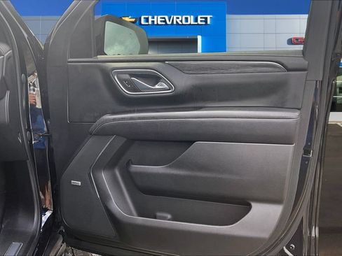 Used 2023 GMC Yukon XL SLT w/ SLT Premium Package AWD/4WD image 29