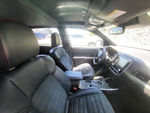 Used 2020 Mitsubishi Outlander SE FWD image 8