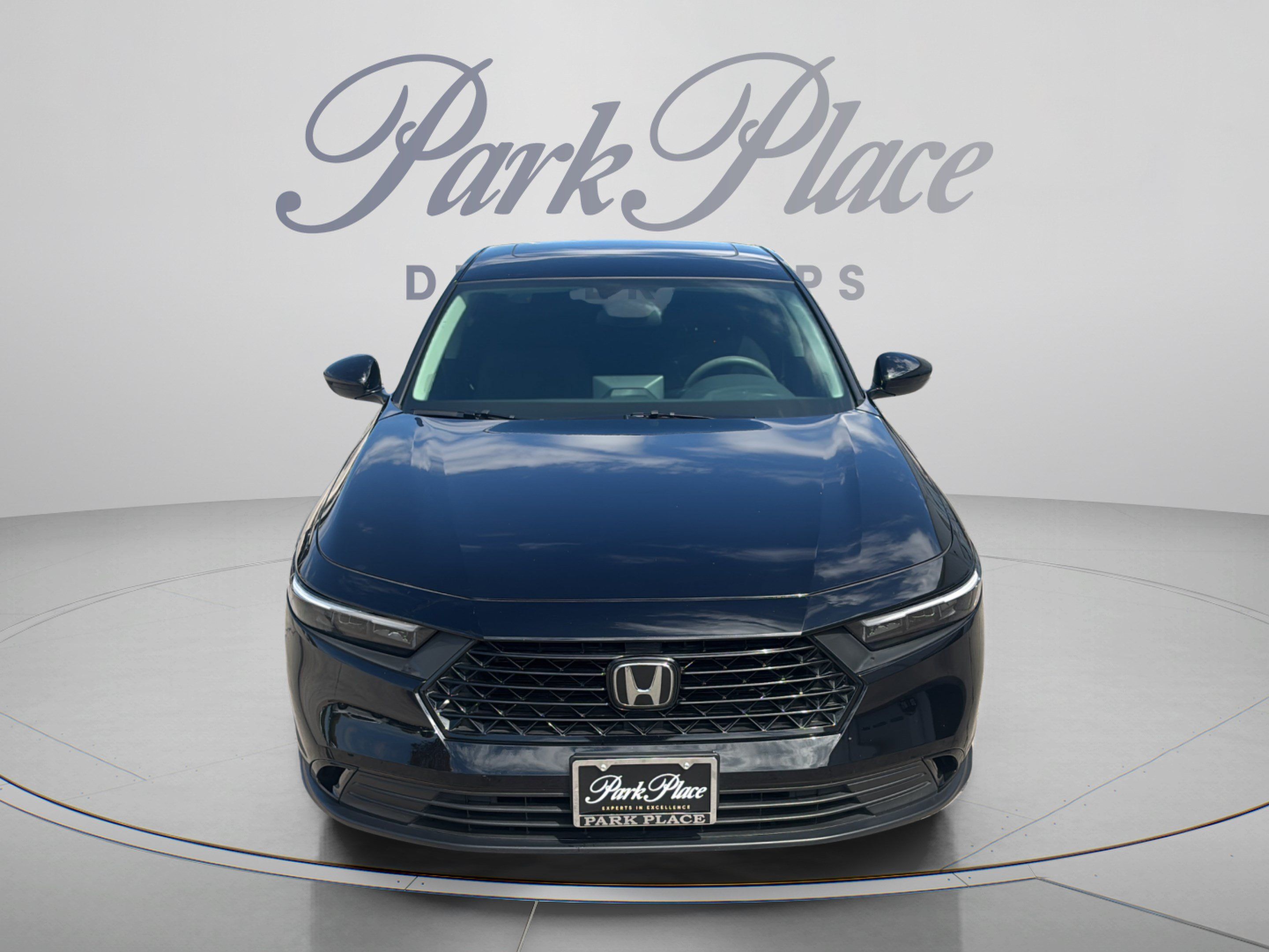Used 2023 Honda Accord EX image 9