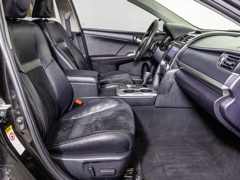 Used 2012 Toyota Camry SE w/ Leather Pkg FWD image 47