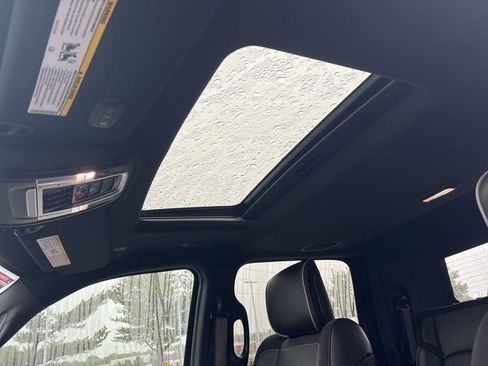 Used 2022 RAM 2500 Laramie AWD/4WD image 2
