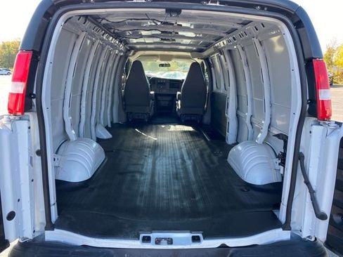 Certified 2024 Chevrolet Express 2500 Extended image 15