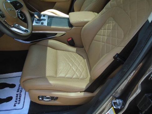 Used 2023 Jaguar F-PACE S AWD/4WD image 10