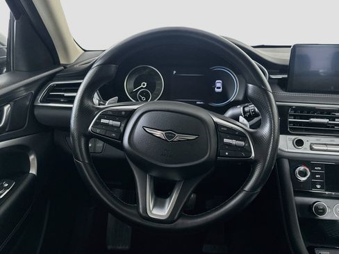 Used 2025 Genesis G70 2.5T AWD/4WD image 18