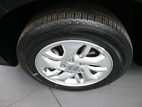 Used 2023 Hyundai Venue SE w/ Cargo Package image 14