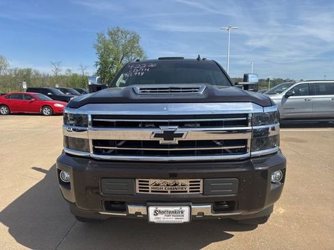 Used 2019 Chevrolet Silverado 2500 High Country image 9
