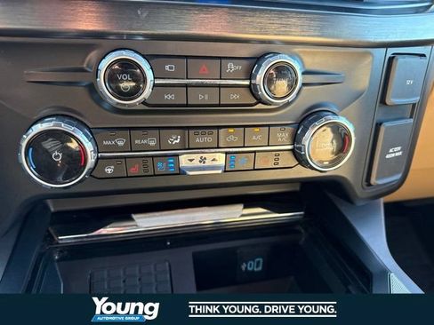 Used 2025 Ford F350 Lariat w/ Black Appearance Package AWD/4WD image 31