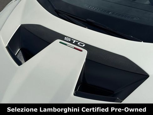 Used 2023 Lamborghini Huracan STO image 10