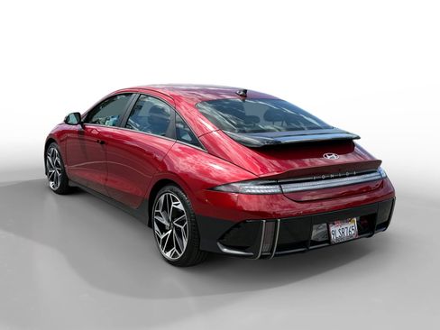 Used 2024 Hyundai Ioniq 6 SEL image 3