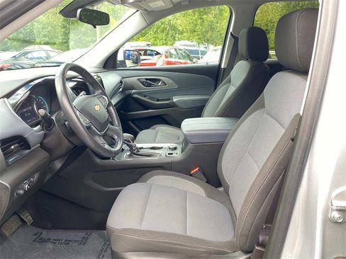 Used 2021 Chevrolet Traverse LT image 27