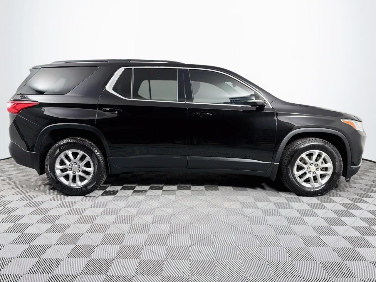 Used 2019 Chevrolet Traverse LT w/ LPO, Black Accent Package AWD/4WD image 26