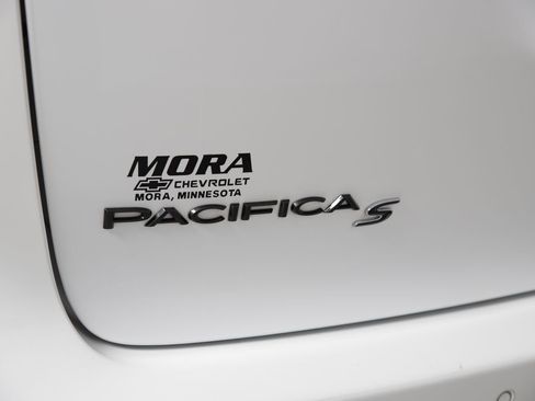 Used 2020 Chrysler Pacifica Limited w/ Advanced Safetytec Group image 28