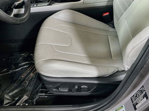 Used 2023 Hyundai Elantra Limited FWD image 20