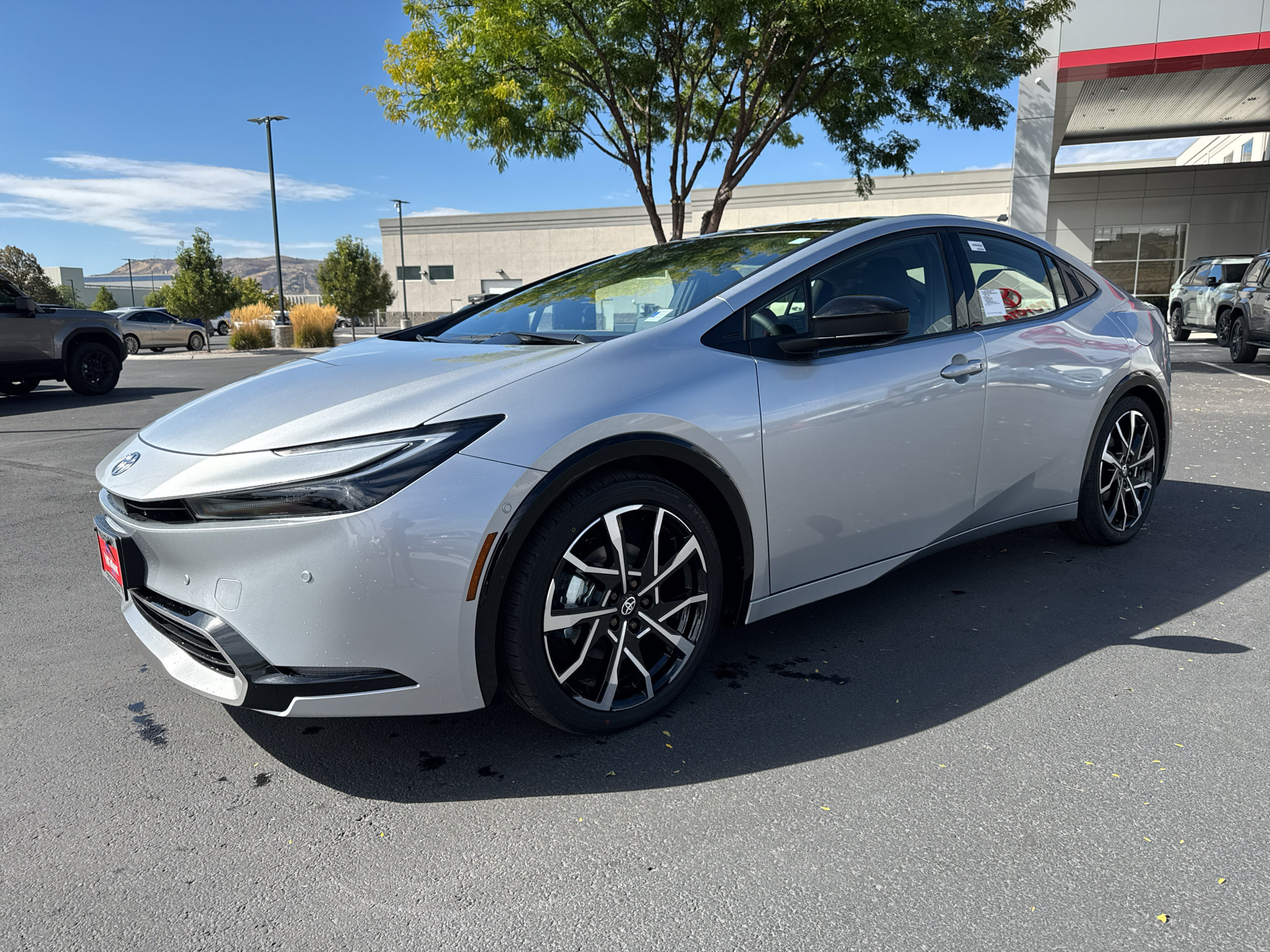 New 2027 Toyota Prius Plug-In Hybrid w/ Limited Premium Package FWD image 5