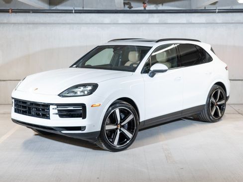 Certified 2026 Porsche Cayenne AWD/4WD image 1