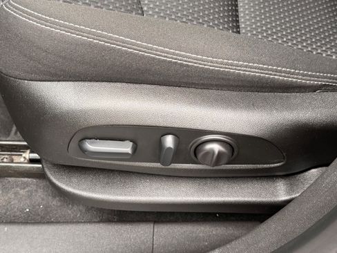 Used 2022 GMC Terrain SLE w/ Driver Convenience Package image 22