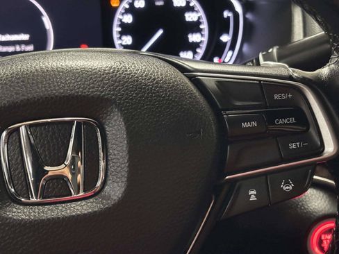 Used 2018 Honda Accord Sport image 29