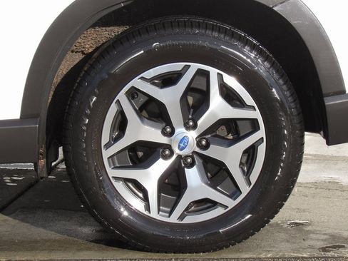 Used 2019 Subaru Forester Premium image 34