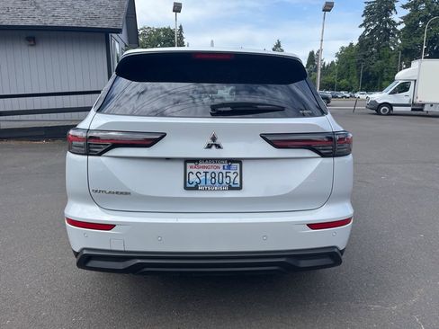 Used 2025 Mitsubishi Outlander ES AWD/4WD image 6