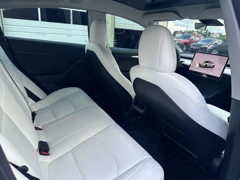 Used 2022 Tesla Model 3 Long Range AWD/4WD image 33