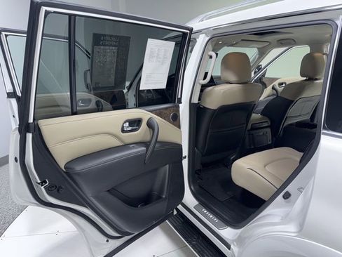 Used 2024 INFINITI QX80 Premium Select w/ Cargo Package image 28