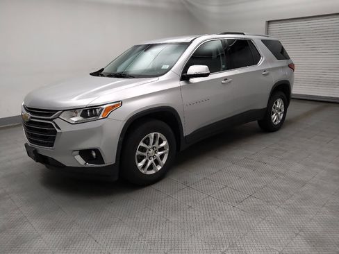 Used 2018 Chevrolet Traverse LT FWD image 2