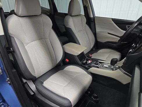 Used 2020 Subaru Forester Premium AWD/4WD image 17