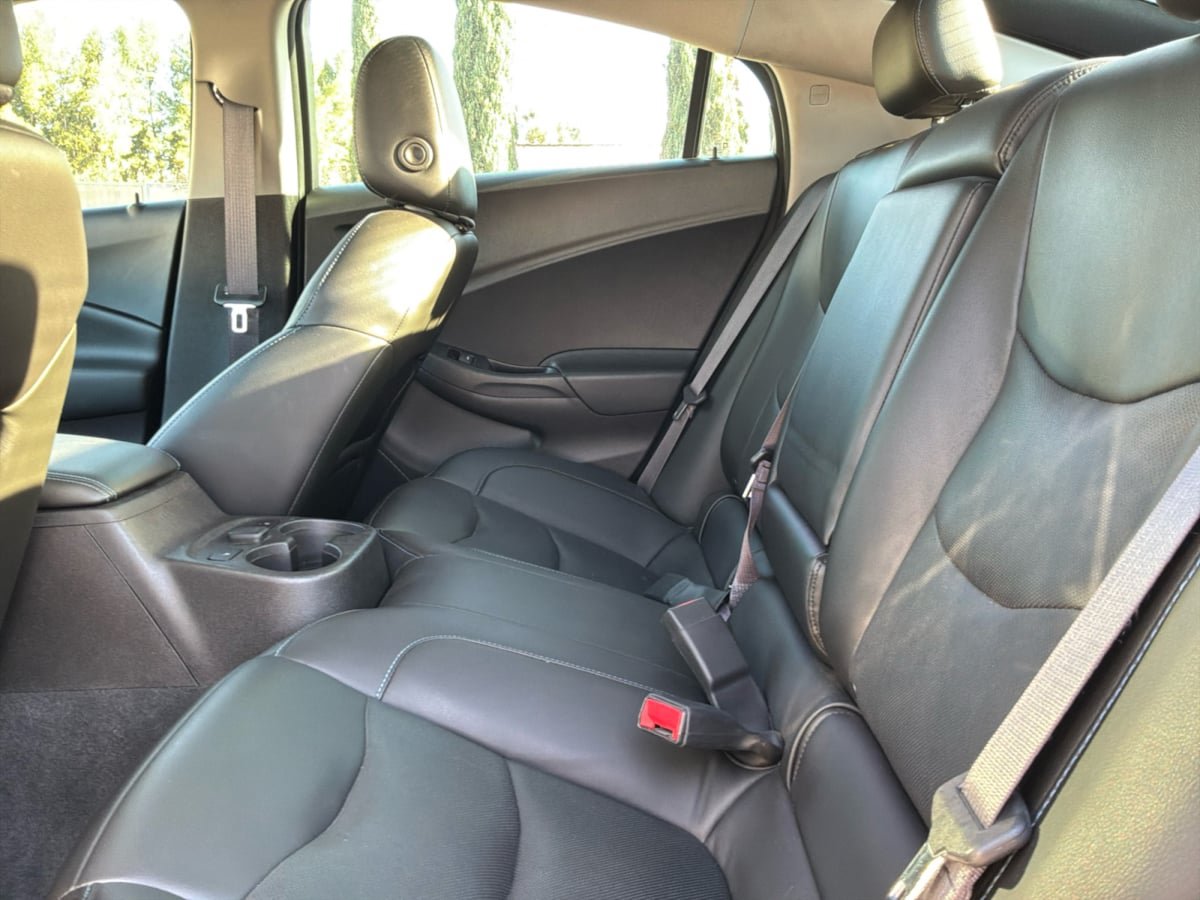 Used 2017 Chevrolet Volt Premier w/ Driver Confidence II Package FWD image 19