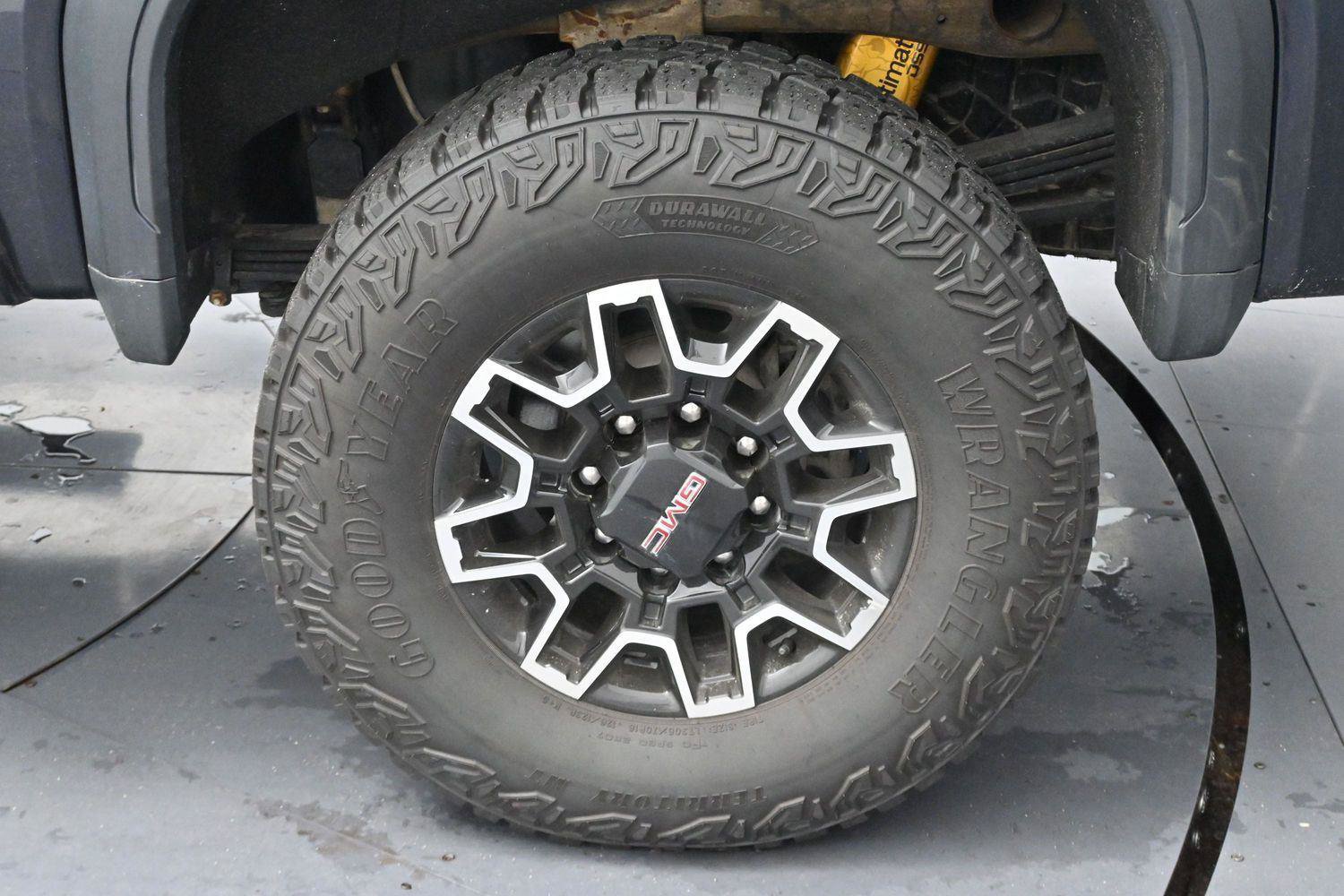 Used 2024 GMC Sierra 2500 AT4X AWD/4WD image 38