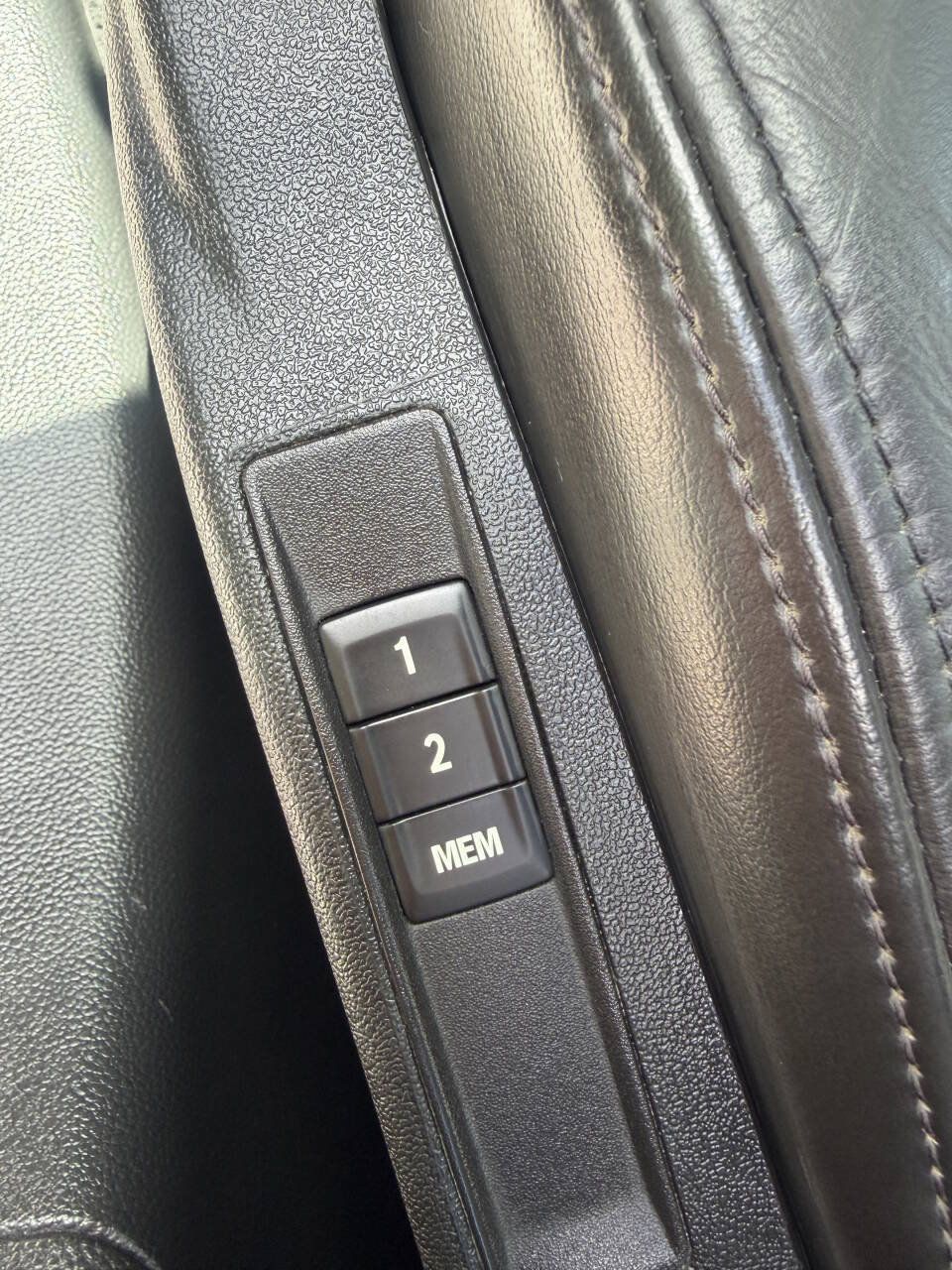 Used 2010 Buick LaCrosse CXS w/ Touring Package FWD image 22