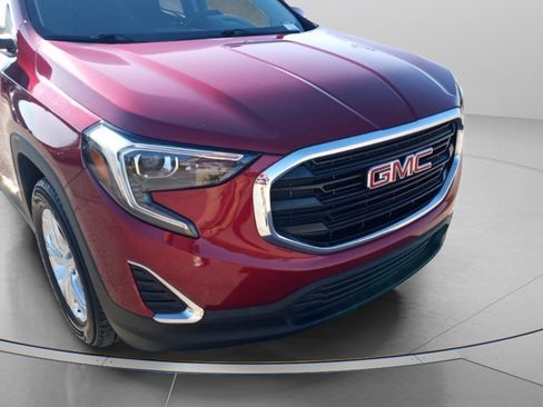 Used 2020 GMC Terrain SLE w/ Driver Convenience Package image 2