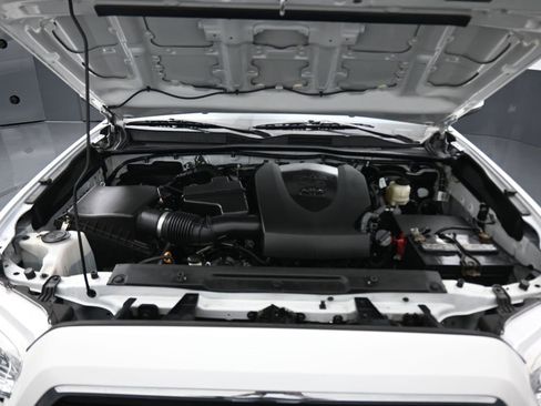 Used 2021 Toyota Tacoma SR5 image 18