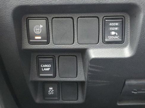 Used 2022 Nissan Frontier SV image 15