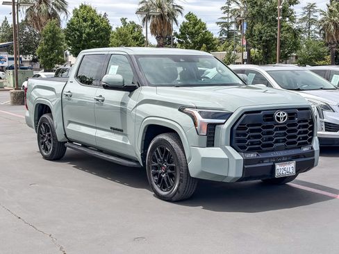 Used 2022 Toyota Tundra SR5 w/ TRD Sport Package AWD/4WD image 5