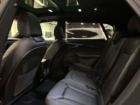 Used 2025 Audi Q8 Premium Plus w/ Premium Plus Package image 10
