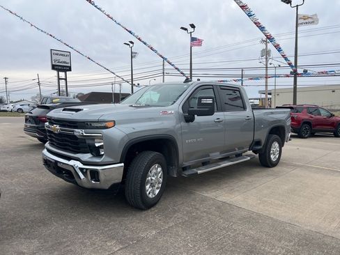 Used 2025 Chevrolet Silverado 2500 LT w/ All Star Edition image 3