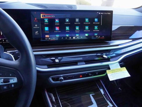 Certified 2025 BMW X5 xDrive50e w/ Premium Package image 25