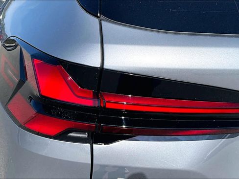 New 2026 BMW X5 xDrive40i w/ Climate Comfort Package image 14